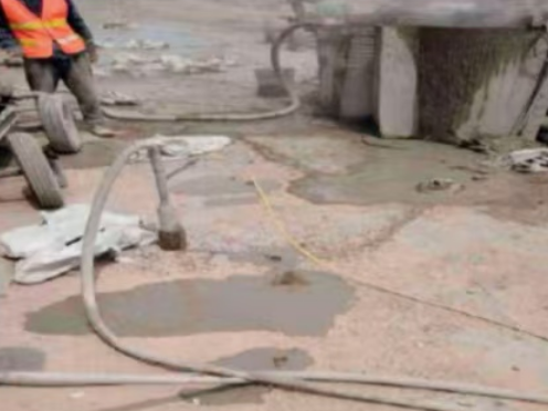 肇州水泥混凝土路面板底注浆技术 路面脱空注浆整治方案